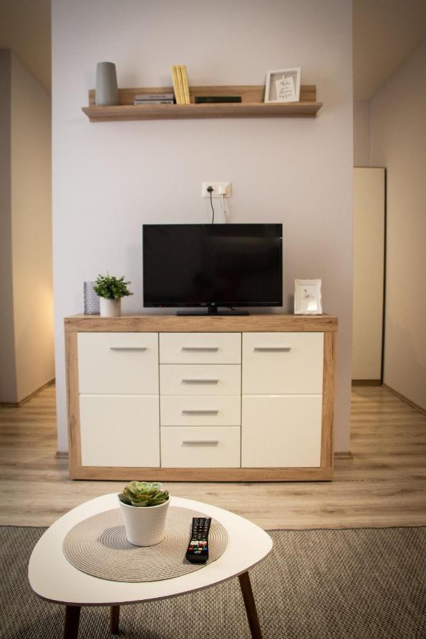 Loli Apartman Miskolc Ngoại thất bức ảnh